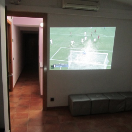 Sala de videojocs - Projector
